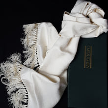 Load image into Gallery viewer, Online Vintage Shop, Vintage Clothing Boutique, Vintage, Women's Clothing, Seconhand, Distressed Vintage Designs, Sustainable Fashion