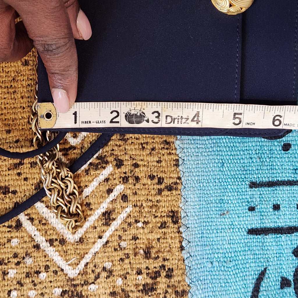 Original photo: tape measure across the lower edge of the bag reading about 6 inches