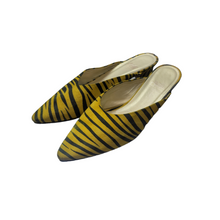 Load image into Gallery viewer, 90s Vintage Zebra Stripe Kitten Heel Mules Size 9
