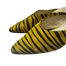 Load image into Gallery viewer, 90s Vintage Zebra Stripe Kitten Heel Mules Size 9
