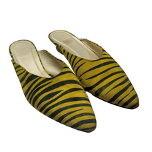 Load image into Gallery viewer, 90s Vintage Zebra Stripe Kitten Heel Mules Size 9
