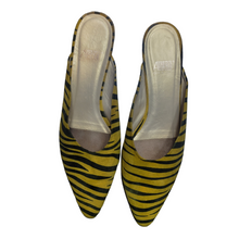 Load image into Gallery viewer, 90s Vintage Zebra Stripe Kitten Heel Mules Size 9
