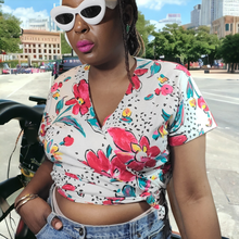 Load image into Gallery viewer, 90s Vintage Floral Wrap Top