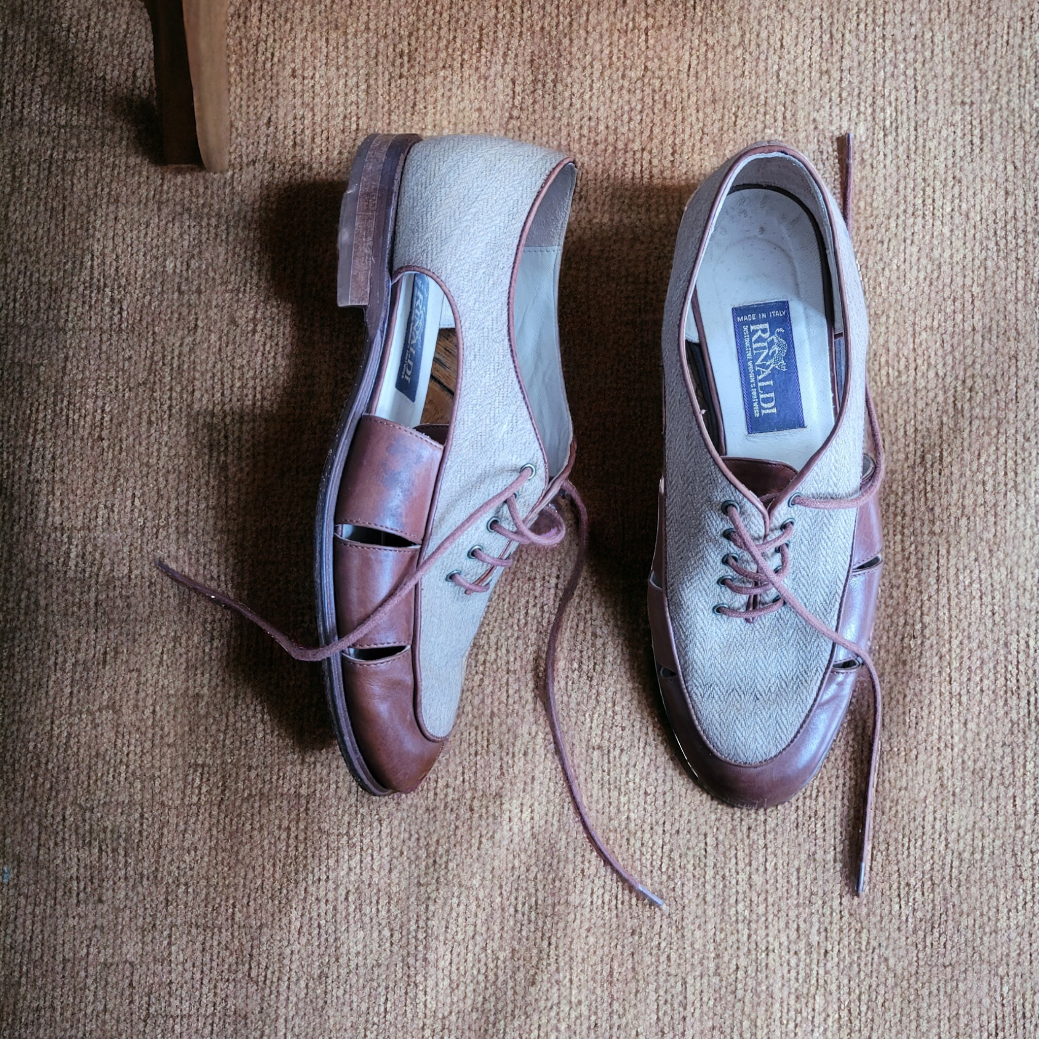 Vintage Rinaldi Distinctive Womens Footwear Made In Italy Cut Out Loafers