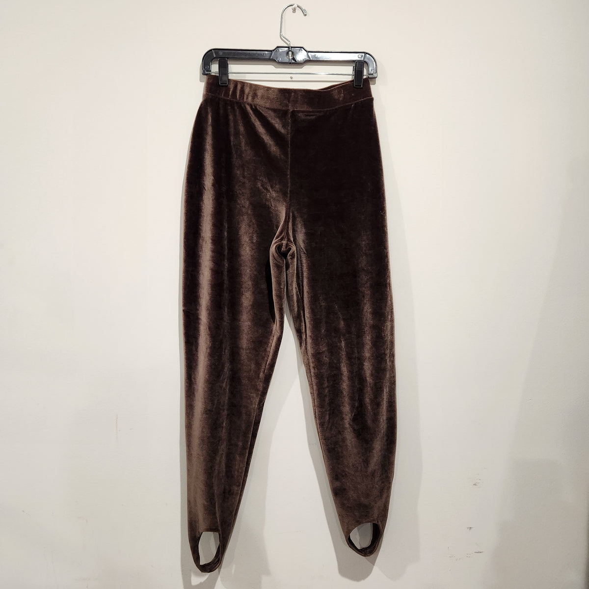 Vintage Metropolitan New York Chocolate Brown Velvet Stirrup Pants — Size L Detail Inform