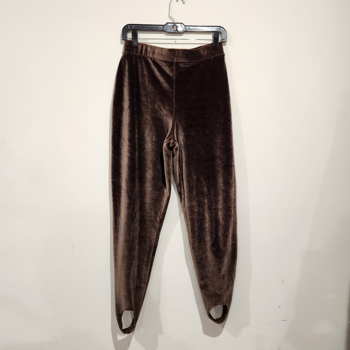 Vintage Metropolitan New York Chocolate Brown Velvet Stirrup Pants — Size L Detail Inform