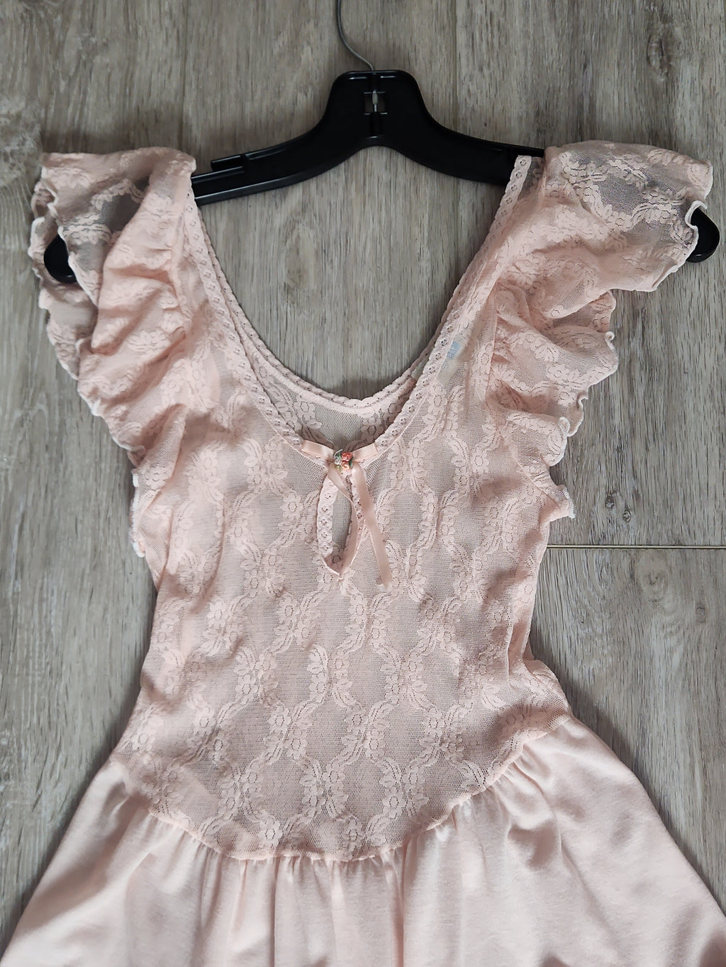 Vintage Ashley Ames Blush Lace Flutter Sleeve Nightgown | Side Slit Maxi Lounge Dress 1970s Vintage