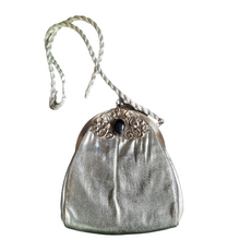 Load image into Gallery viewer, 1950s Vintage Harry Levine  Clasp Bag
