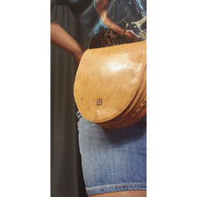 Load image into Gallery viewer, Online Vintage Shop, Vintage Clothing Boutique, Vintage, Women&#39;s Clothing, Seconhand, Distressed Vintage Designs, Sustainable Fashion
