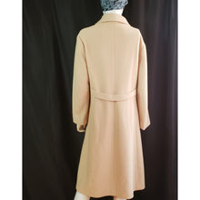 Load image into Gallery viewer, Online Vintage Shop, Vintage Clothing Boutique, Vintage, Women&#39;s Clothing, Seconhand, Distressed Vintage Designs, Sustainable Fashion
