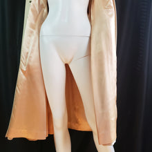 Load image into Gallery viewer, Online Vintage Shop, Vintage Clothing Boutique, Vintage, Women&#39;s Clothing, Seconhand, Distressed Vintage Designs, Sustainable Fashion
