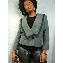 Load image into Gallery viewer, Online Vintage Shop, Vintage Clothing Boutique, Vintage, Women&#39;s Clothing, Seconhand, Distressed Vintage Designs, Sustainable Fashion
