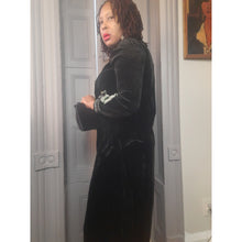 Load image into Gallery viewer, Vintage Velvet Dress Size Medium
