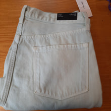 Load image into Gallery viewer, J Brand Wynne High Rise Crop Straight Leg Jeans Size 30
