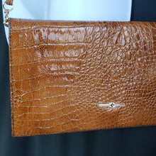 Load image into Gallery viewer, Online Vintage Shop, Vintage Clothing Boutique, Vintage, Women&#39;s Clothing, Seconhand, Distressed Vintage Designs, Sustainable Fashion
