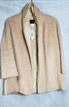 Load image into Gallery viewer, Online Vintage Shop, Vintage Clothing Boutique, Vintage, Women&#39;s Clothing, Seconhand, Distressed Vintage Designs, Sustainable Fashion

