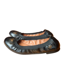 Load image into Gallery viewer, Givenchy Leather Ballereina Flats Size 39
