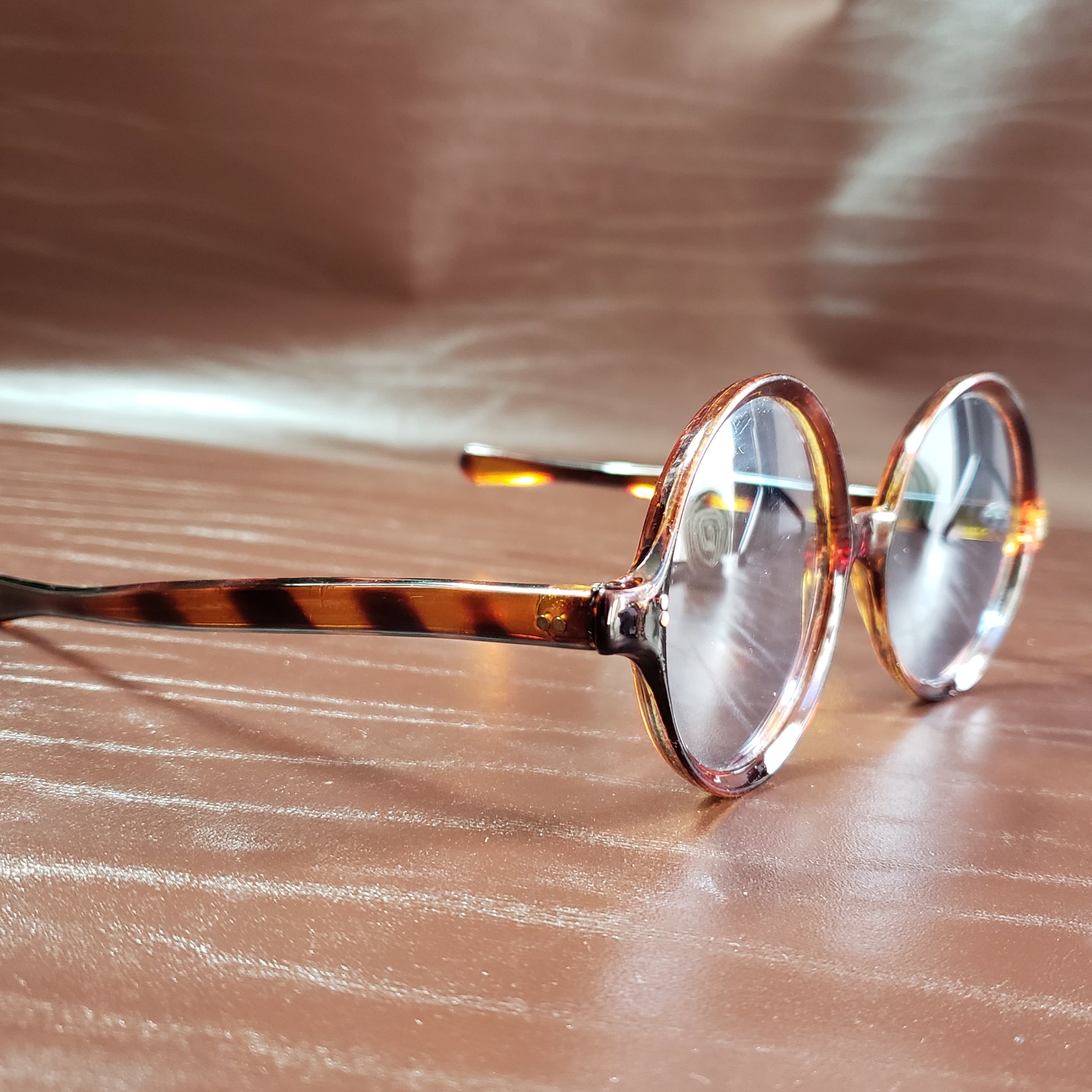 Online Vintage Shop, Vintage Clothing Boutique, Vintage, Women's Clothing, Seconhand, Distressed Vintage Designs, Sustainable Fashion