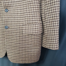 Load image into Gallery viewer, Online Vintage Shop, Vintage Clothing Boutique, Vintage, Women&#39;s Clothing, Seconhand, Distressed Vintage Designs, Sustainable Fashion
