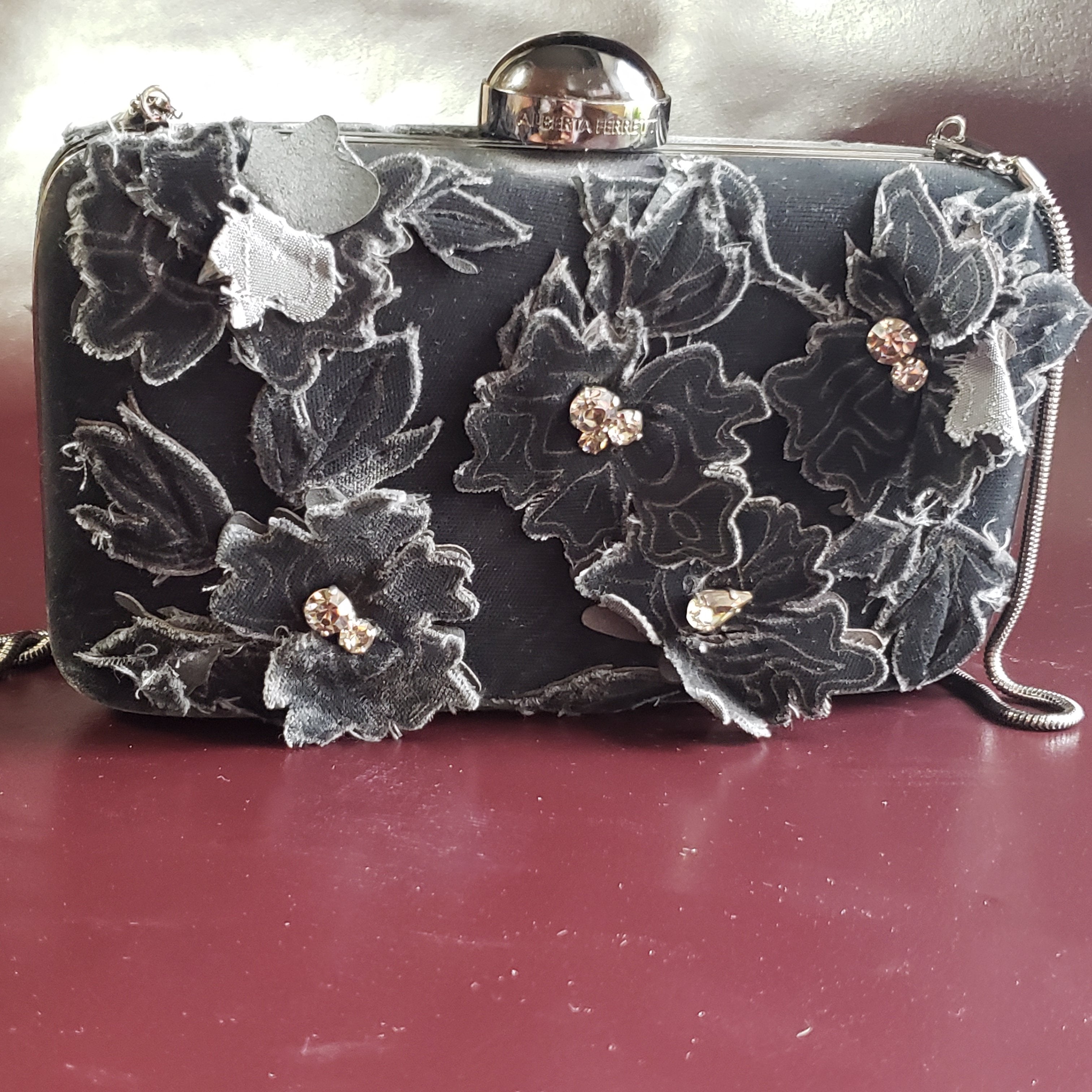 Online Vintage Shop, Vintage Clothing Boutique, Vintage, Women's Clothing, Seconhand, Distressed Vintage Designs, Sustainable Fashion