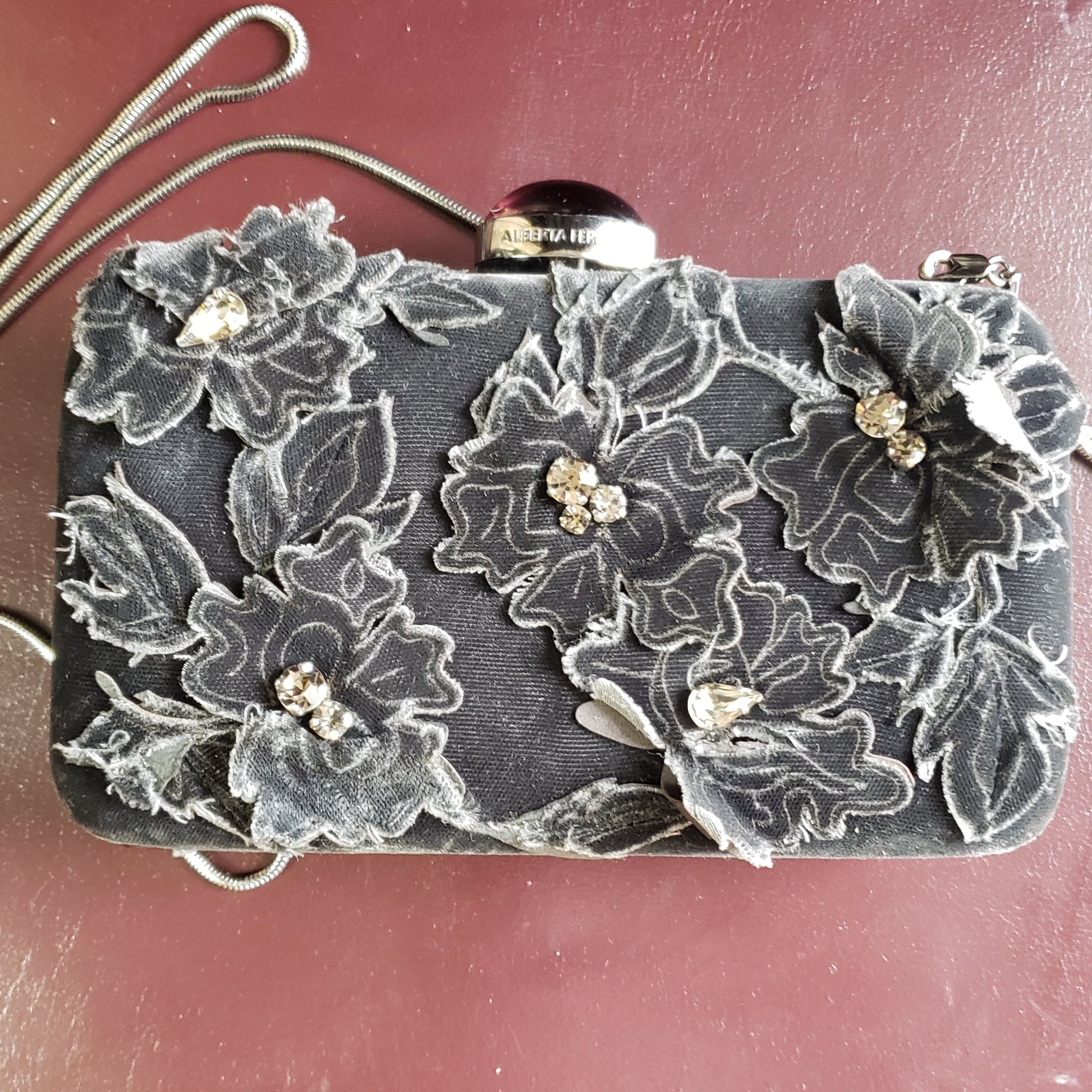 Online Vintage Shop, Vintage Clothing Boutique, Vintage, Women's Clothing, Seconhand, Distressed Vintage Designs, Sustainable Fashion