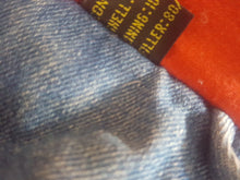 Load image into Gallery viewer, Online Vintage Shop, Vintage Clothing Boutique, Vintage, Women&#39;s Clothing, Seconhand, Distressed Vintage Designs, Sustainable Fashion
