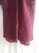 Load image into Gallery viewer, Online Vintage Shop, Vintage Clothing Boutique, Vintage, Women&#39;s Clothing, Seconhand, Distressed Vintage Designs, Sustainable Fashion
