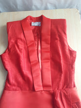 Load image into Gallery viewer, Online Vintage Shop, Vintage Clothing Boutique, Vintage, Women&#39;s Clothing, Seconhand, Distressed Vintage Designs, Sustainable Fashion

