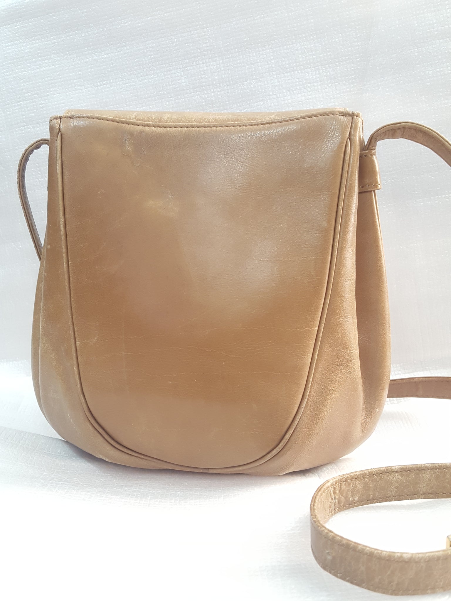 Charles Jourdan Paris beige leather crossbody bag – Moore Vintage Archive