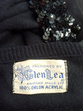 Load image into Gallery viewer, Online Vintage Shop, Vintage Clothing Boutique, Vintage, Women&#39;s Clothing, Seconhand, Distressed Vintage Designs, Sustainable Fashion
