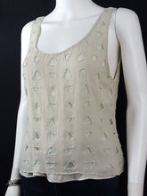 Load image into Gallery viewer, Online Vintage Shop, Vintage Clothing Boutique, Vintage, Women&#39;s Clothing, Seconhand, Distressed Vintage Designs, Sustainable Fashion
