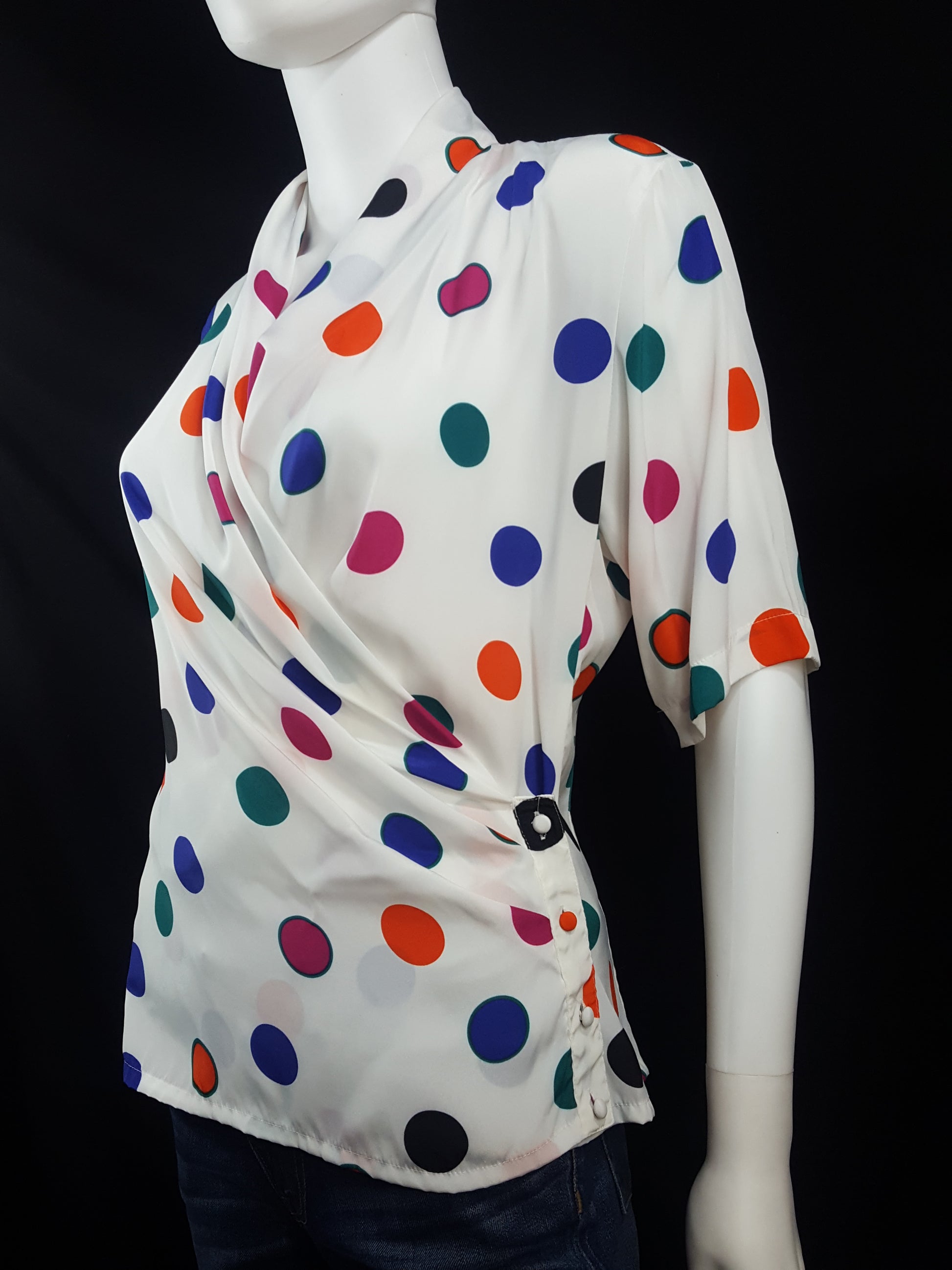 Online Vintage Shop, Vintage Clothing Boutique, Vintage, Women's Clothing, Seconhand, Distressed Vintage Designs, Sustainable Fashion