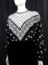 Load image into Gallery viewer, Online Vintage Shop, Vintage Clothing Boutique, Vintage, Women&#39;s Clothing, Seconhand, Distressed Vintage Designs, Sustainable Fashion
