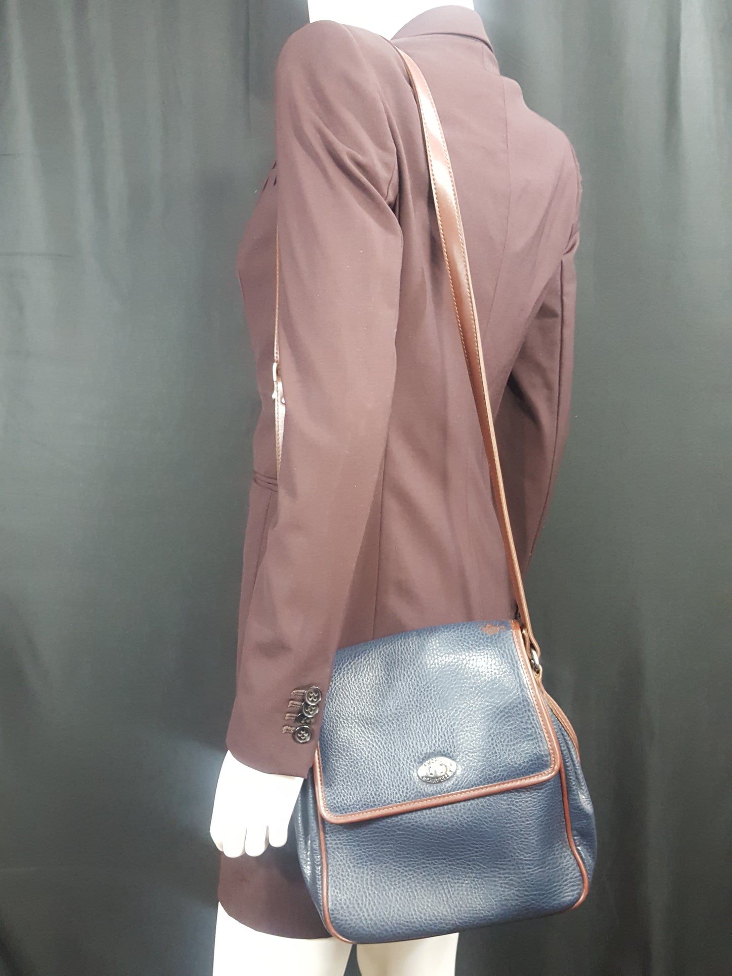 Online Vintage Shop, Vintage Clothing Boutique, Vintage, Women's Clothing, Seconhand, Distressed Vintage Designs, Sustainable Fashion