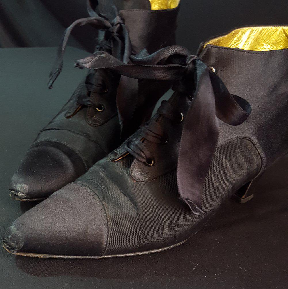 Online Vintage Shop, Vintage Clothing Boutique, Vintage, Women's Clothing, Seconhand, Distressed Vintage Designs, Sustainable Fashion