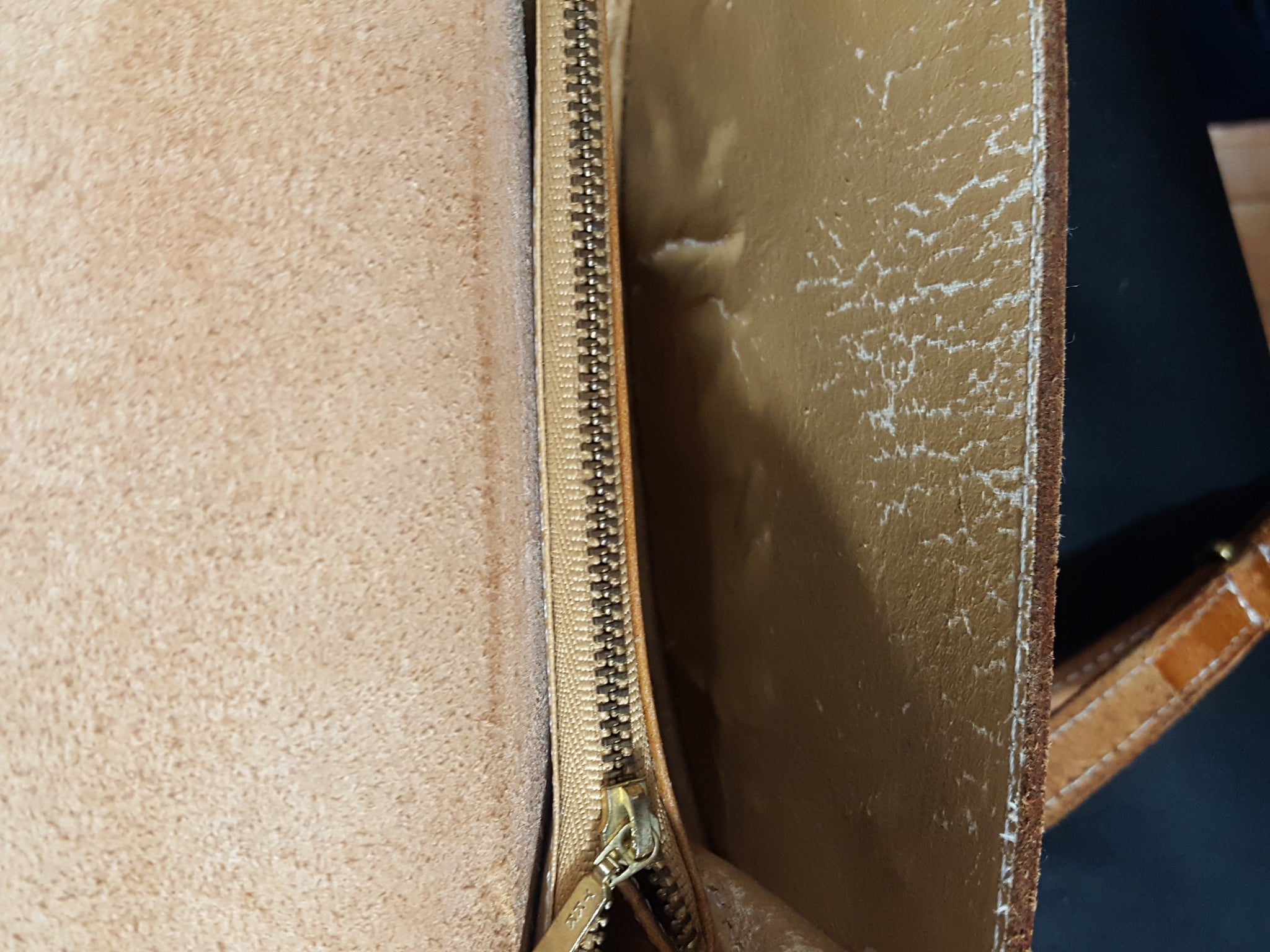 courreges Réédition shoulder bag in leather available on   - 32277 - US
