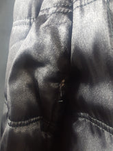 Load image into Gallery viewer, Online Vintage Shop, Vintage Clothing Boutique, Vintage, Women&#39;s Clothing, Seconhand, Distressed Vintage Designs, Sustainable Fashion
