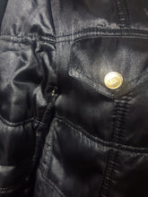 Load image into Gallery viewer, Online Vintage Shop, Vintage Clothing Boutique, Vintage, Women&#39;s Clothing, Seconhand, Distressed Vintage Designs, Sustainable Fashion
