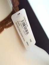 Load image into Gallery viewer, Online Vintage Shop, Vintage Clothing Boutique, Vintage, Women&#39;s Clothing, Seconhand, Distressed Vintage Designs, Sustainable Fashion
