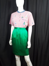 Load image into Gallery viewer, Online Vintage Shop, Vintage Clothing Boutique, Vintage, Women&#39;s Clothing, Seconhand, Distressed Vintage Designs, Sustainable Fashion
