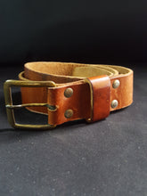 Load image into Gallery viewer, Online Vintage Shop, Vintage Clothing Boutique, Vintage, Women&#39;s Clothing, Seconhand, Distressed Vintage Designs, Sustainable Fashion
