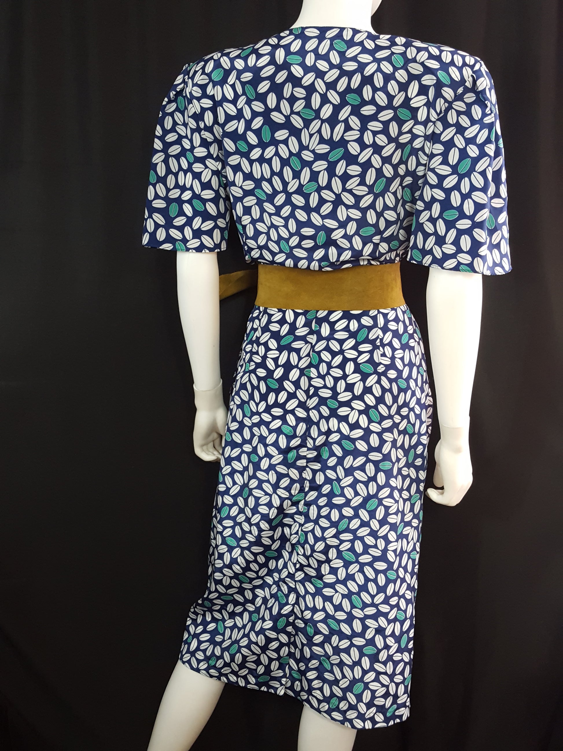 Online Vintage Shop, Vintage Clothing Boutique, Vintage, Women's Clothing, Seconhand, Distressed Vintage Designs, Sustainable Fashion