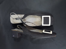 Load image into Gallery viewer, Online Vintage Shop, Vintage Clothing Boutique, Vintage, Women&#39;s Clothing, Seconhand, Distressed Vintage Designs, Sustainable Fashion
