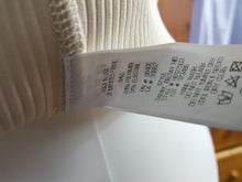 Load image into Gallery viewer, Online Vintage Shop, Vintage Clothing Boutique, Vintage, Women&#39;s Clothing, Seconhand, Distressed Vintage Designs, Sustainable Fashion
