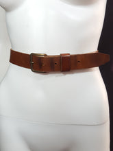 Load image into Gallery viewer, Online Vintage Shop, Vintage Clothing Boutique, Vintage, Women&#39;s Clothing, Seconhand, Distressed Vintage Designs, Sustainable Fashion
