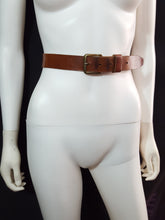 Load image into Gallery viewer, Online Vintage Shop, Vintage Clothing Boutique, Vintage, Women&#39;s Clothing, Seconhand, Distressed Vintage Designs, Sustainable Fashion
