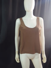 Load image into Gallery viewer, Online Vintage Shop, Vintage Clothing Boutique, Vintage, Women&#39;s Clothing, Seconhand, Distressed Vintage Designs, Sustainable Fashion
