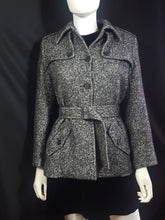 Load image into Gallery viewer, Online Vintage Shop, Vintage Clothing Boutique, Vintage, Women&#39;s Clothing, Seconhand, Distressed Vintage Designs, Sustainable Fashion
