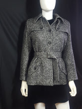 Load image into Gallery viewer, Online Vintage Shop, Vintage Clothing Boutique, Vintage, Women&#39;s Clothing, Seconhand, Distressed Vintage Designs, Sustainable Fashion
