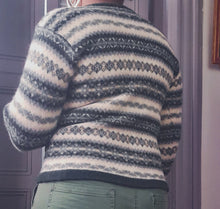 Load image into Gallery viewer, Vintage Shetland Wool Cardigan Size Large
